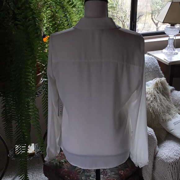 NWT Tribal Ruffle Front Top - Picture 3 of 6